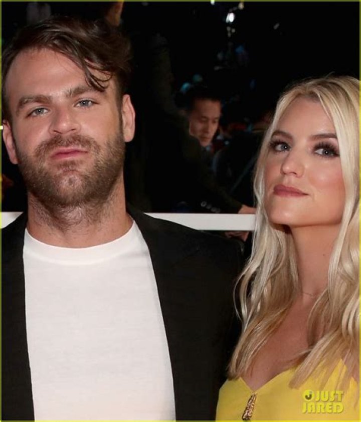 Alex Pall of The Chainsmokers busted cheating on his girlfriend, who posted it to IG