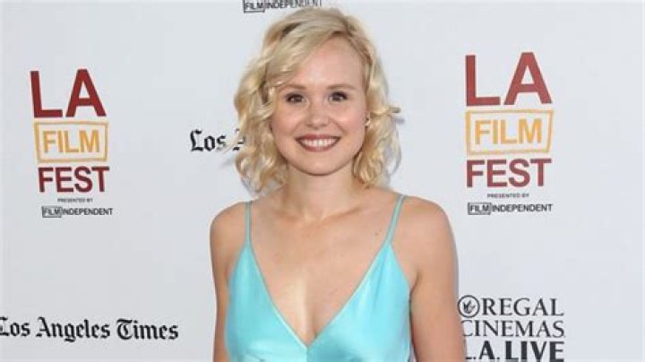 Alison Pill Bio (Wiki) 