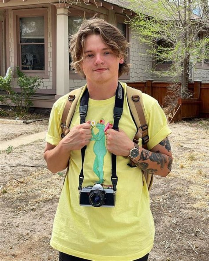 Andrew Scites Bio (Wiki) 