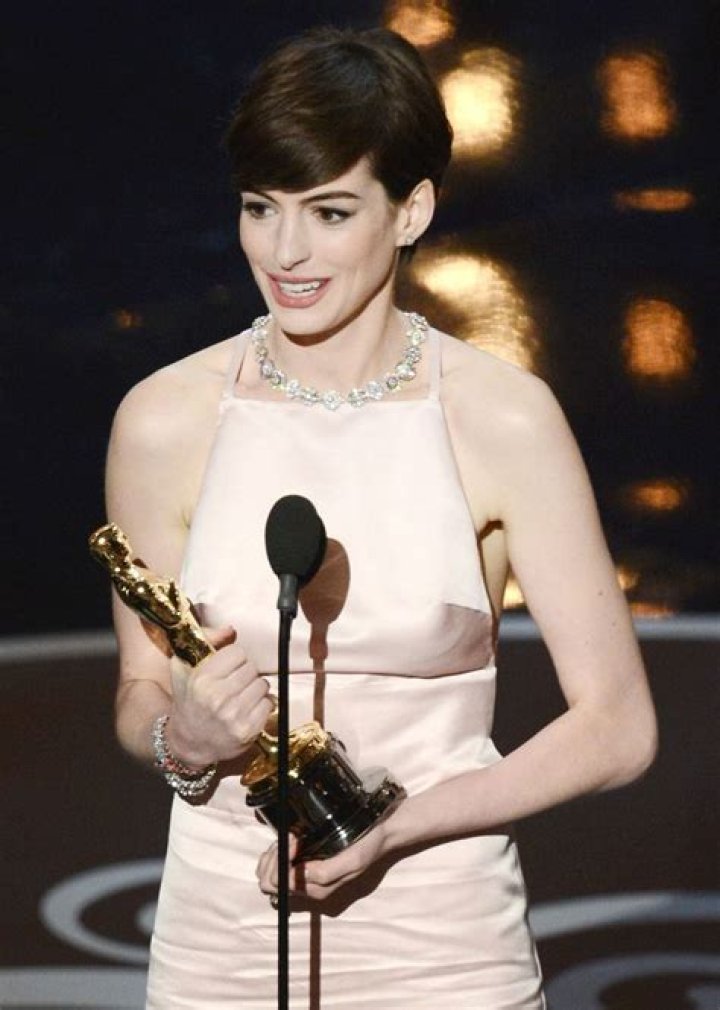Anne Hathaway won’t discuss her ‘Les Mis’ weight loss: ‘I don’t answer that question’