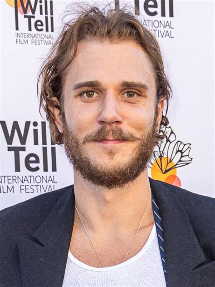 Aron von Andrian Bio (Wiki) 