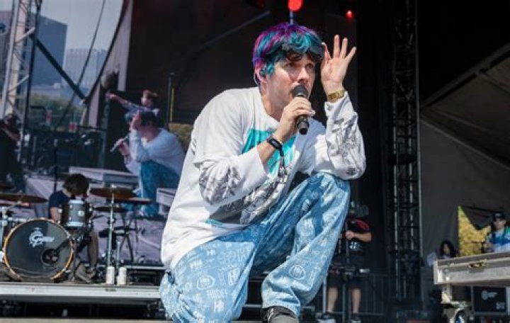 Awsten Knight Bio (Wiki) 