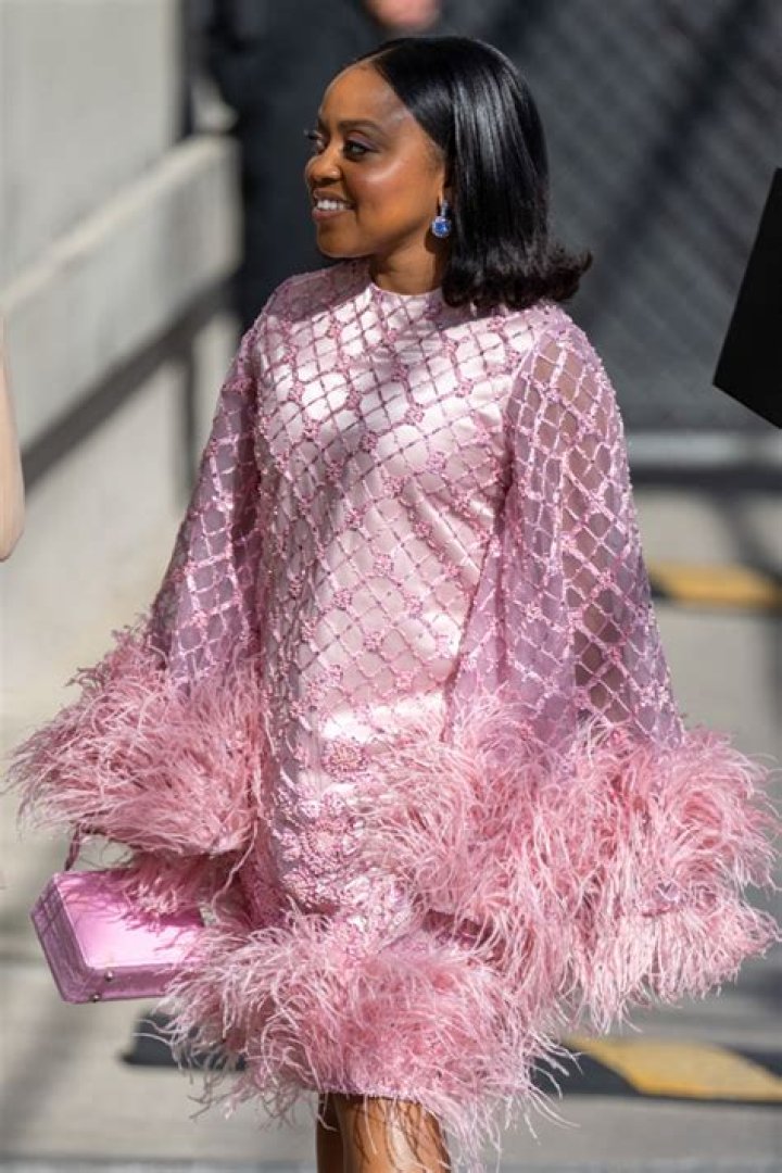 bitchy | Natalie Portman changes her outfit at Jimmy Kimmel Live! ahead of her “Thor” premiere