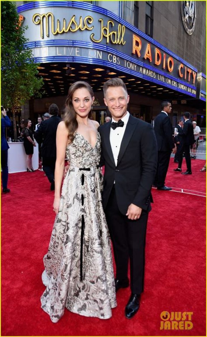 Broadway star Laura Osnes got fired because she refuses to get vaccinated