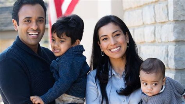 Bruce Willis reunites with wife and children finally! Find out his net worth and properties