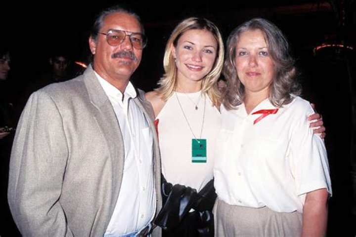 Cameron Diaz’s dad dies unexpectedly from pneumonia at 58