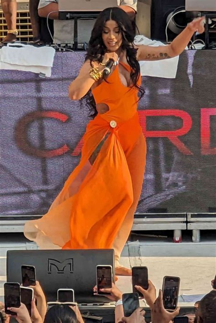 Cardi B Won’t Face Charges for Throwing Mic at a Concertgoer!