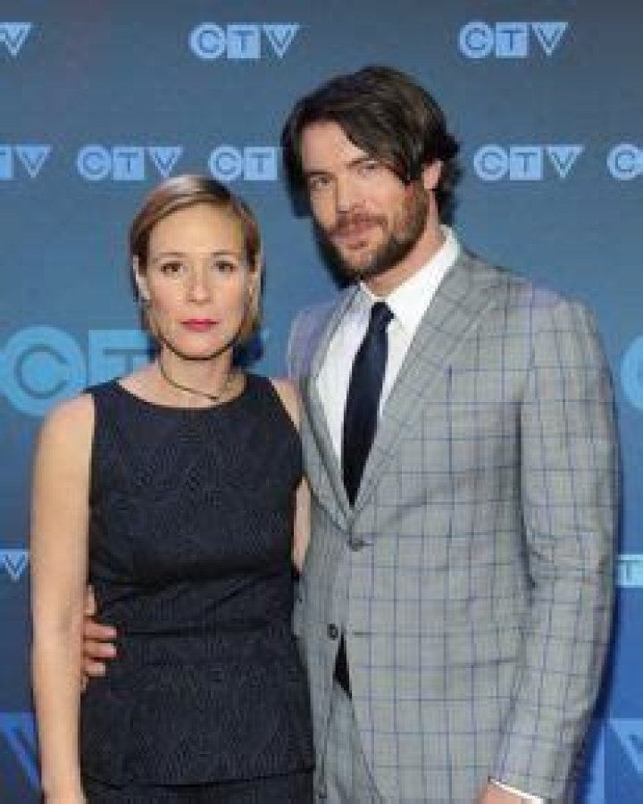 Charlie Weber is dating his co-star Liza Weil after separating with his wife. Know all the details here