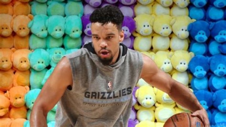 Dillon Brooks Brother And Sister: How Many Siblings? Family