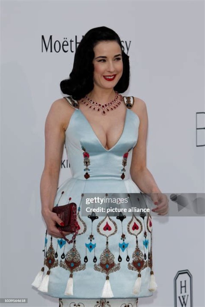 “Dita von Teese is a busty sailor at Coachella” links