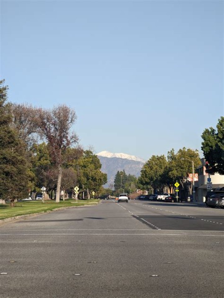 Does Pasadena have snow?