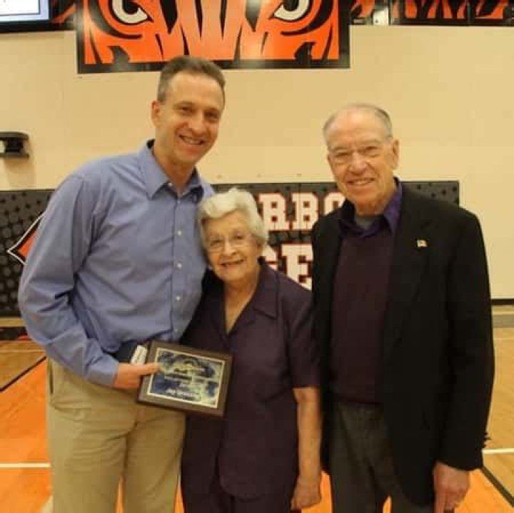 Father Of Five Children, Chuck Grassley Blissful Marital Relationship With Barbara Grassley Is Still On Shine.