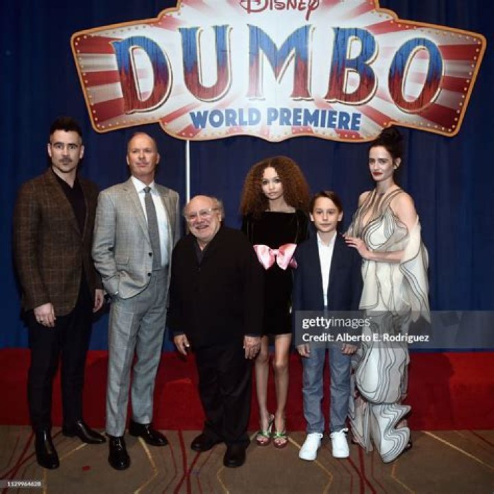 Finley Hobbins - Age, Family, Bio