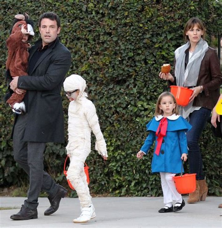 Halloween costumes: The Afflecks, Liv Tyler, David Arquette & more