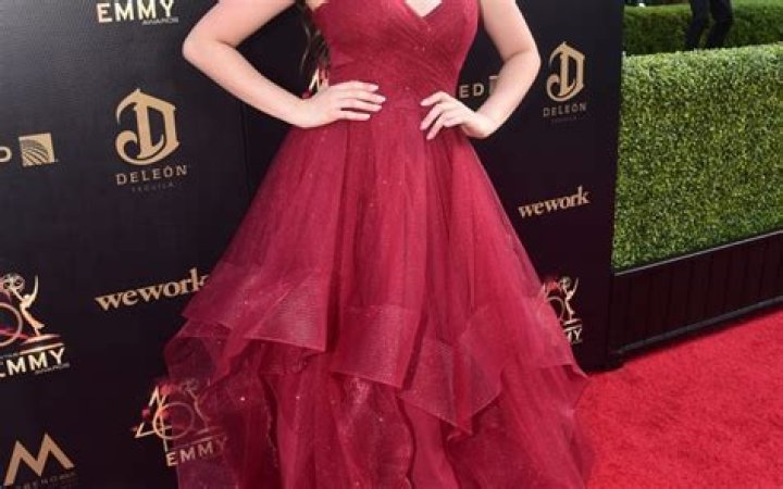 Hannah VandenBygaart Net Worth - Wiki, Age, Weight and Height, Relationships, Family, and More