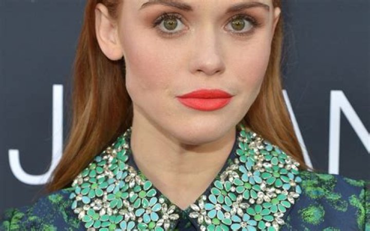 Holland Roden Net Worth - Wiki, Age, Weight and Height, Relationships, Family, and More