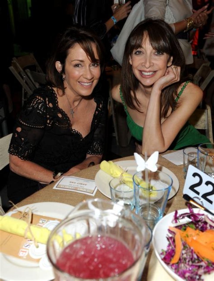 Illeana Douglas Net Worth - Wiki, Age, Weight and Height, Relationships, Family, and More