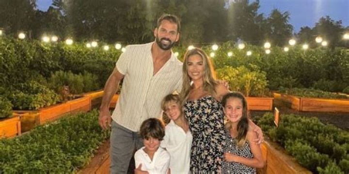 Is Jessie James Decker new controversial picture a big mood! Her married life and children