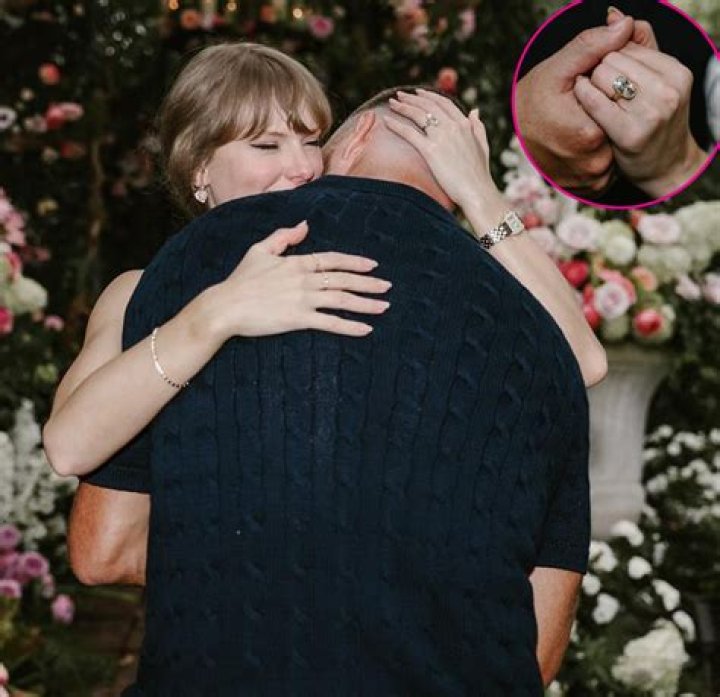 Is LeAnn Rimes not wearing her engagement ring because it doesn’t fit anymore?