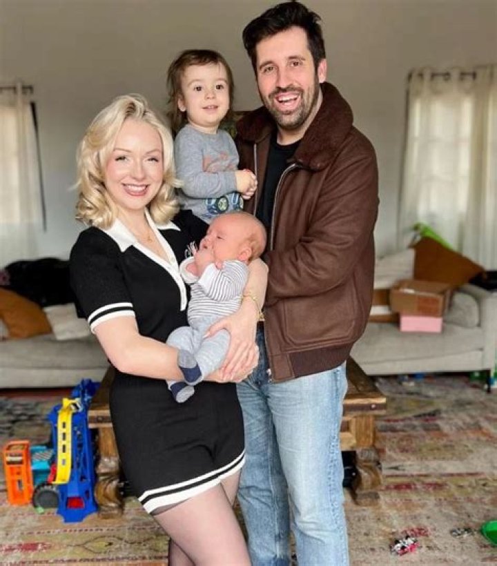 Jasmine Chiswell - Age, Family, Bio