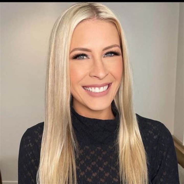 Jenn Tracker - Age, Family, Bio