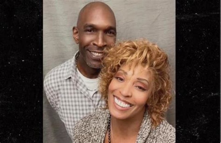 Joe Smith Wife Baby Alien Viral Video: Kisha Chavis Fan Bus Footage Scandal