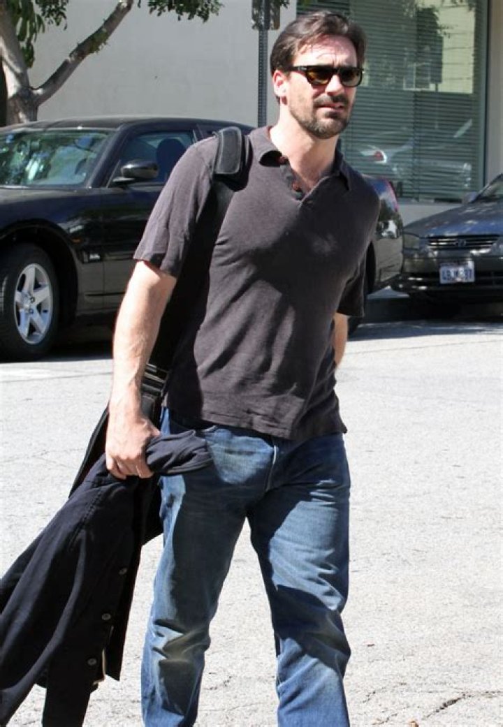 Jon Hamm is scruffy, hot, and packing a glorious bulge