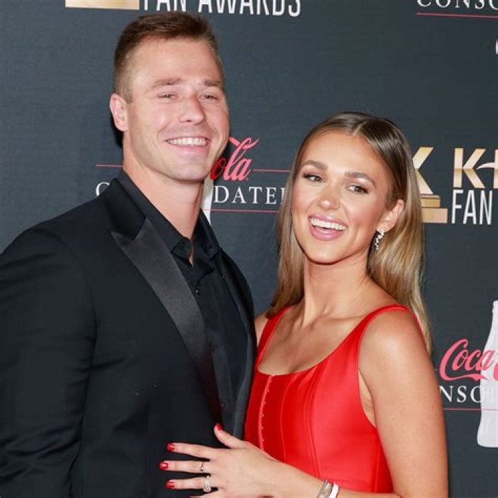 Know the Relationship Status of American Author, Actress, Sadie Robertson and Her Earnings