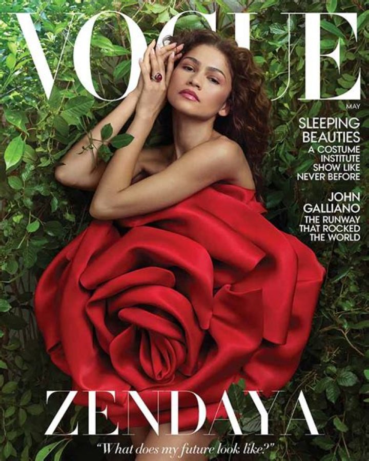 Lena Dunham covers Vogue: do you love or hate the Annie Leibovitz shoot?