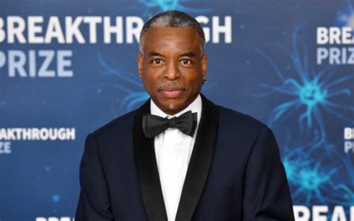 LeVar Burton Net Worth - Wiki, Age, Weight and Height, Relationships, Family, and More