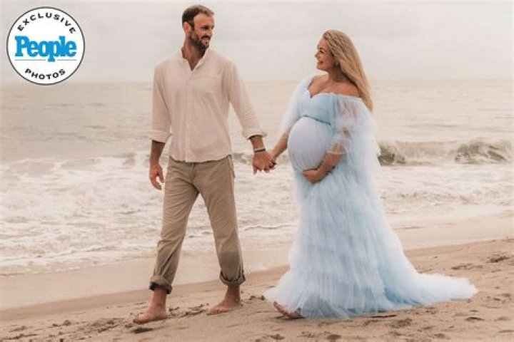 Married at First Sight’s Jamie Otis and Doug Hehner are Pregnant!! Recently revealed the Gender of the Baby-It’s A Girl!!