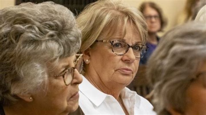 Mary Lou Davis - Trivia, Family, Bio