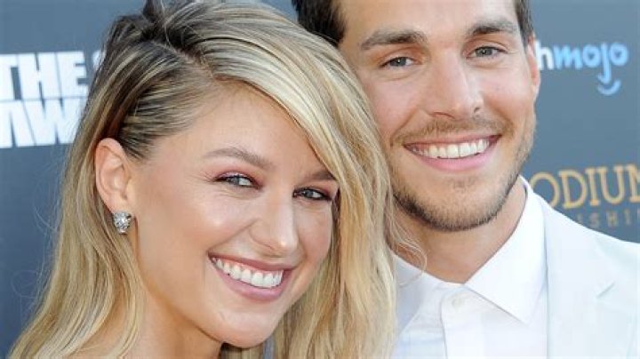 Melissa Benoist and Chris Wood sparks the Rumor of Relation!! Are they Dating? What’s the relationship status between them??!