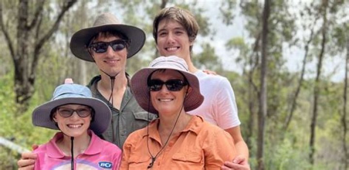 Michael Wallace Wife Paula Wallace: Alone Australia Cast Married Life And Kids