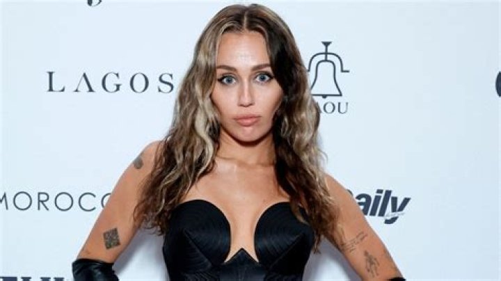 Miley Cyrus’s hot pants & bindi: cute or offensive?