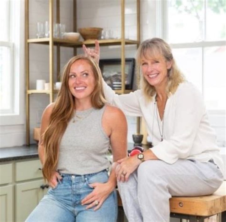 Mina Starsiak Bio (Wiki) 