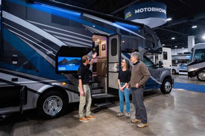 Miranda Lambert bought a new RV to roadtrip around the country with her husband