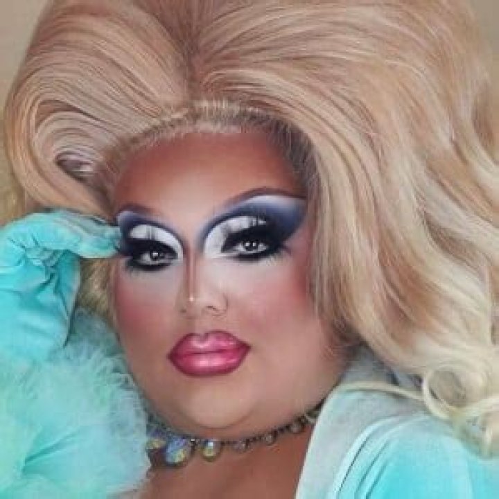 Mistress Isabelle Brooks - Age, Family, Bio