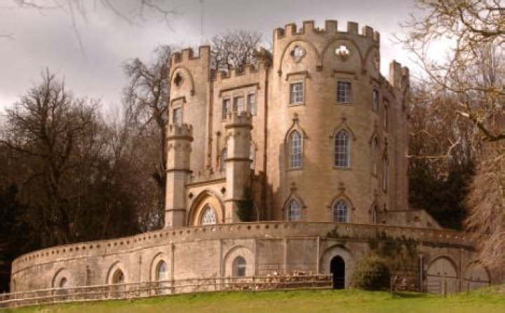 Now that’s a bad economy: Nicolas Cage sells German castle