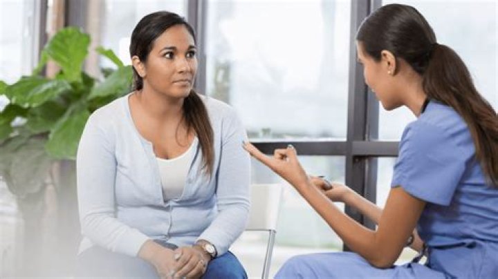 Nurse who showers twice a week defends herself: ‘everyone’s body is different’