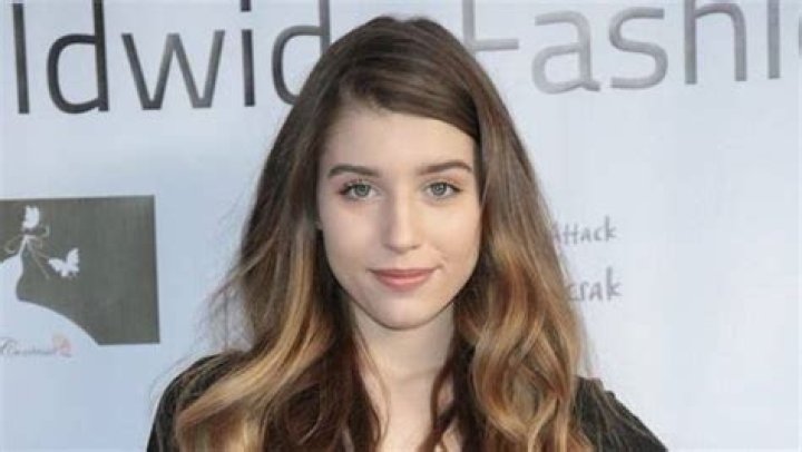 Paris Smith - Age, Family, Bio