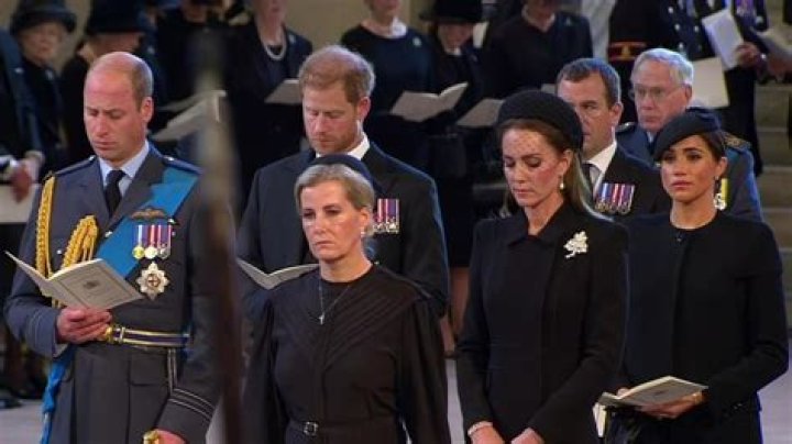 Prince William & Kate ‘appeared tense’ at church, didn’t even look at the Sussexes