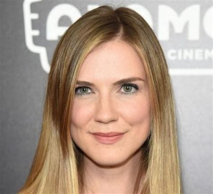 Sara Canning Bio (Wiki) 
