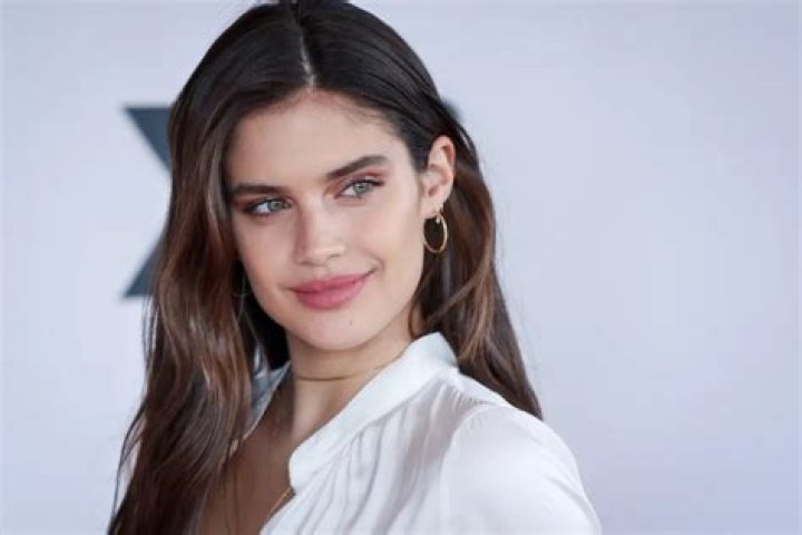 Sara Sampaio Bio (Wiki) 