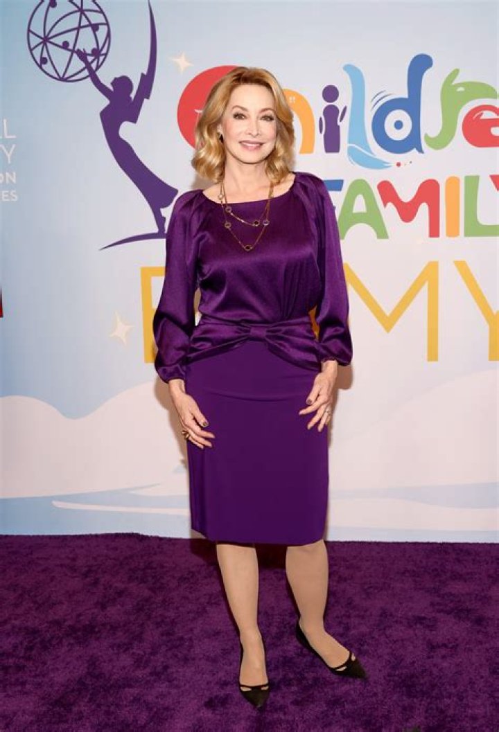 Sharon Lawrence Net Worth - Wiki, Age, Weight and Height, Relationships, Family, and More