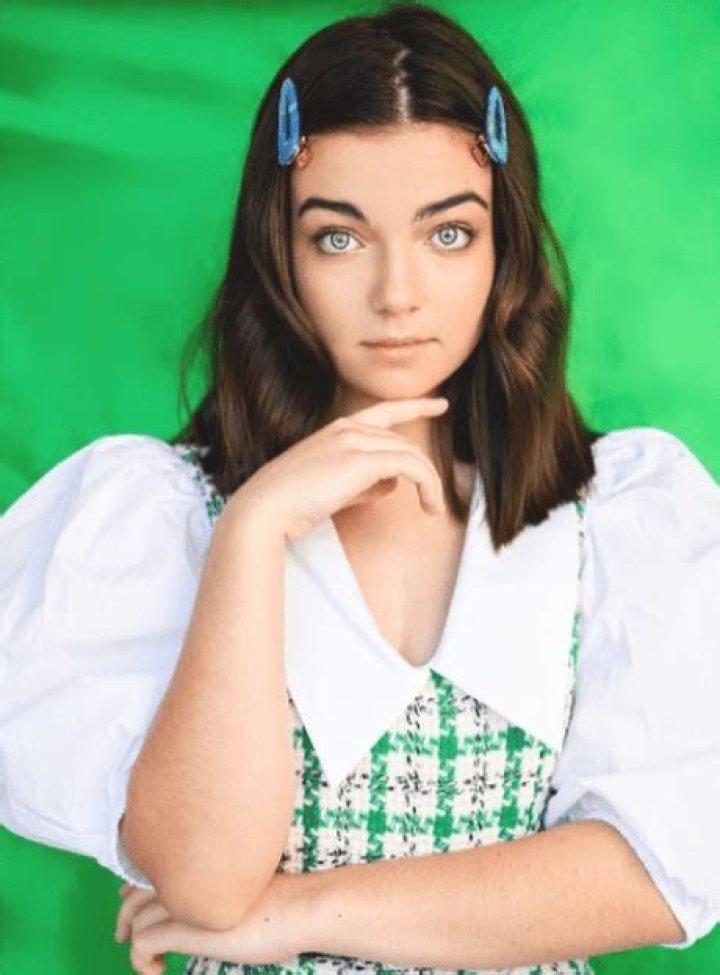 Taegen Burns Height, Weight, Net Worth, Age, Birthday, Wikipedia, Who, Nationality, Biography