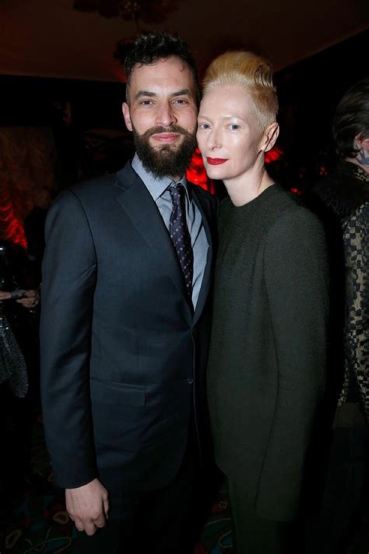 Tilda Swinton & her younger lover Sandro Kopp take a romantic stroll in Paris
