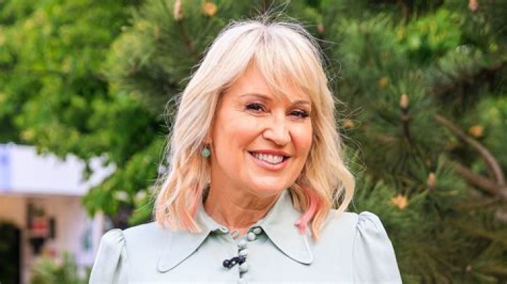TV presenter Nicki Chapman praised for telling her story of brain tumor and its surgery!