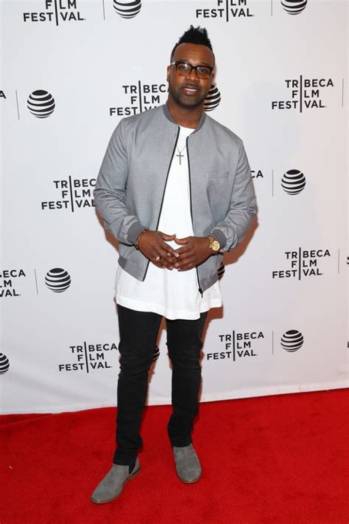 VaShawn Mitchell Net Worth - Wiki, Age, Weight and Height, Relationships, Family, and More