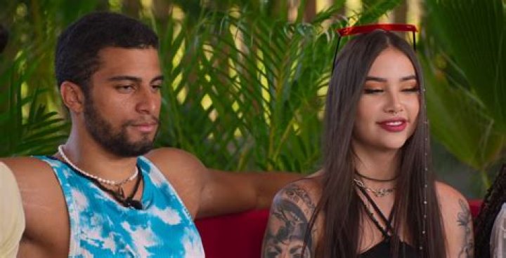 Victoria Macan - Age, Family, Bio